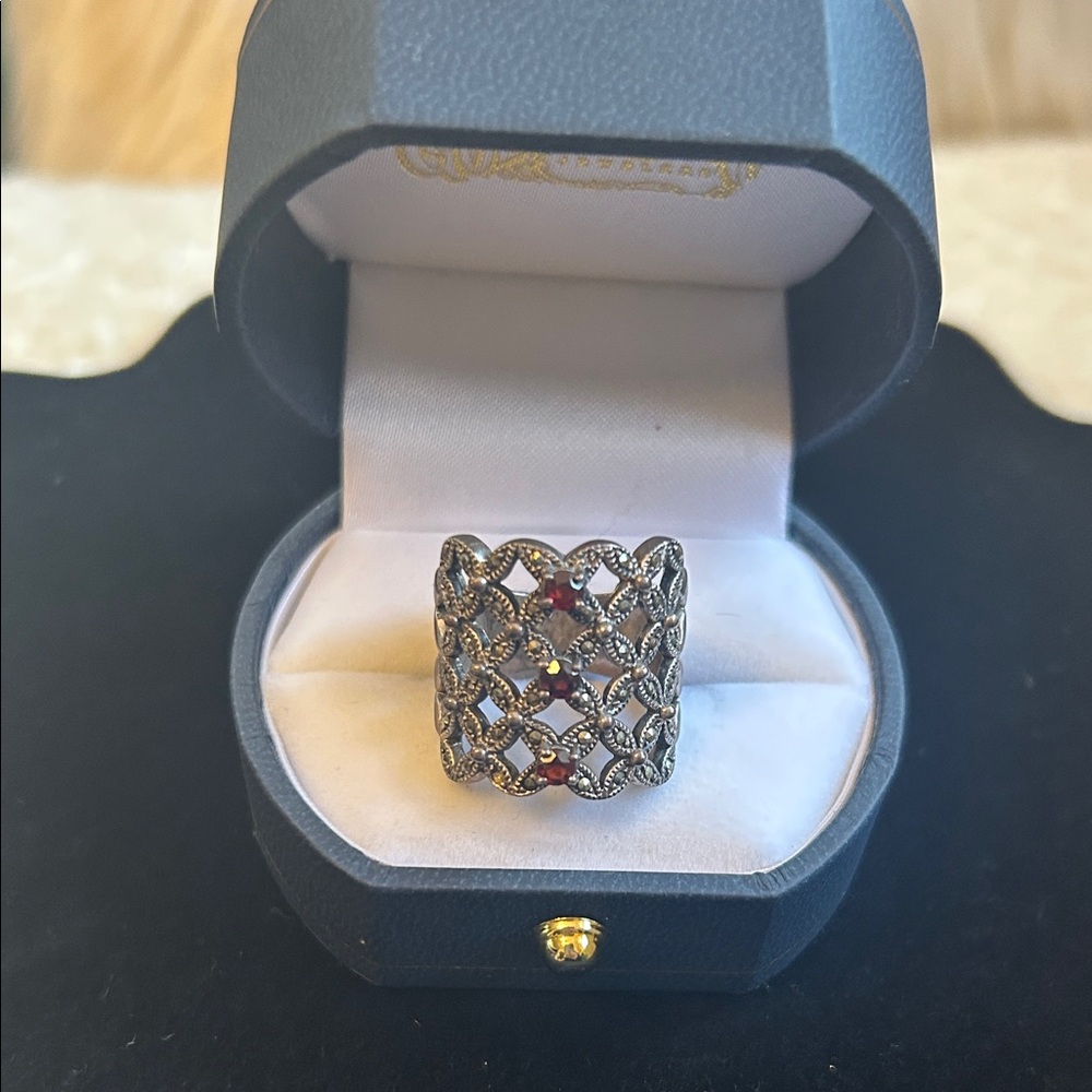 Elegant Silver and Red Women's Ring